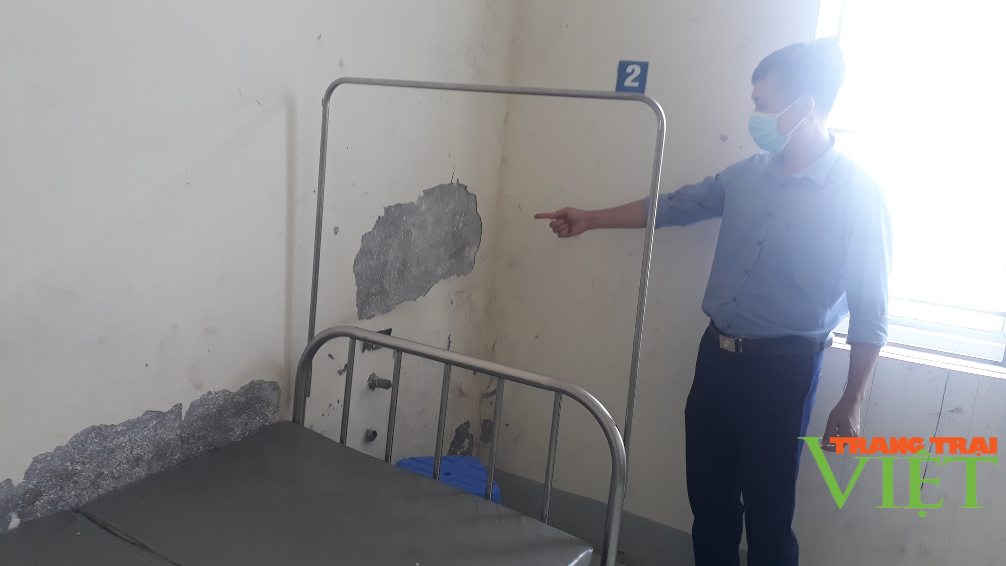 Lai Châu: Nhiều hạng mục của trụ sở Bệnh viện Phổi xuống cấp nhưng không thể sửa chữa, vì sao? - Ảnh 2. Lai Châu: Nhiều hạng mục của trụ sở Bệnh viện Phổi xuống cấp nhưng không thể sửa chữa, vì sao? - Ảnh 2.