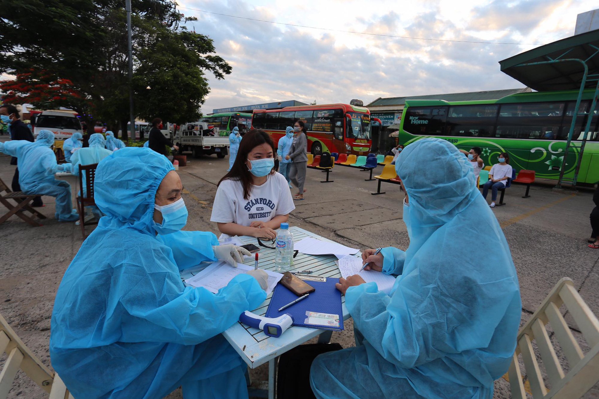 Gia Lai: Thêm 2 ca dương tính SARS-COV-2 đi xe máy về từ TP Hồ Chí Minh - Ảnh 1.