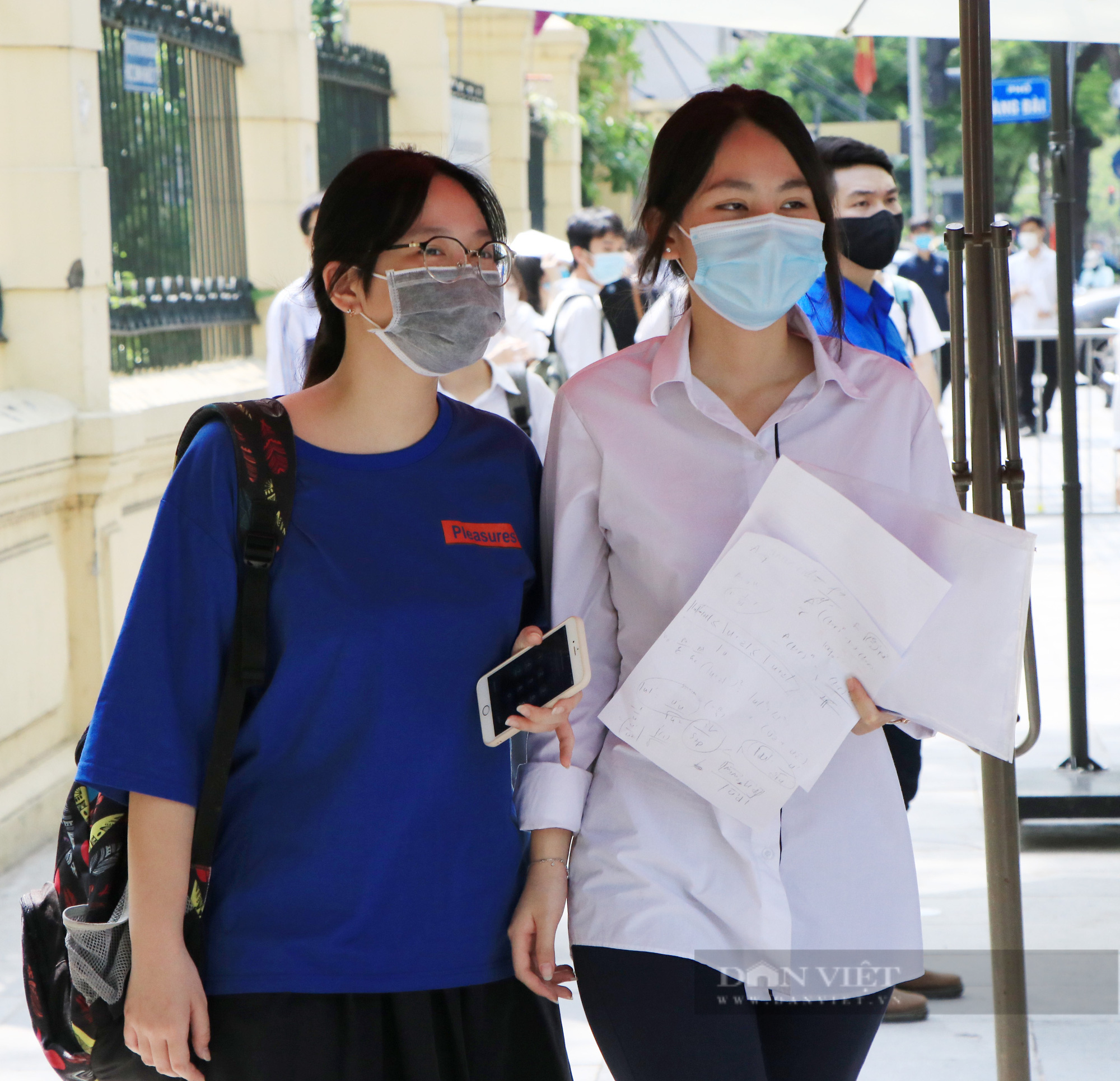 Đã có đề thi môn Văn tốt nghiệp THPT năm 2021: Nhiều thí sinh xong sớm 20 phút - Ảnh 2.