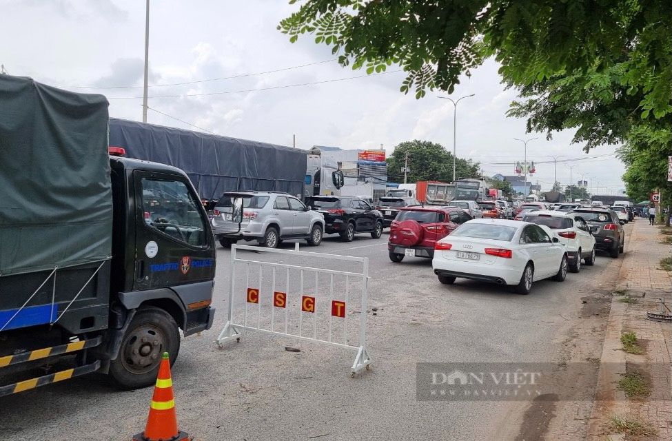 BRVT: Thêm 4 ca dương tính với SARS-CoV-2, “khẩn” yêu cầu người về từ TP.HCM phải cách ly tại nhà 7 ngày - Ảnh 2.