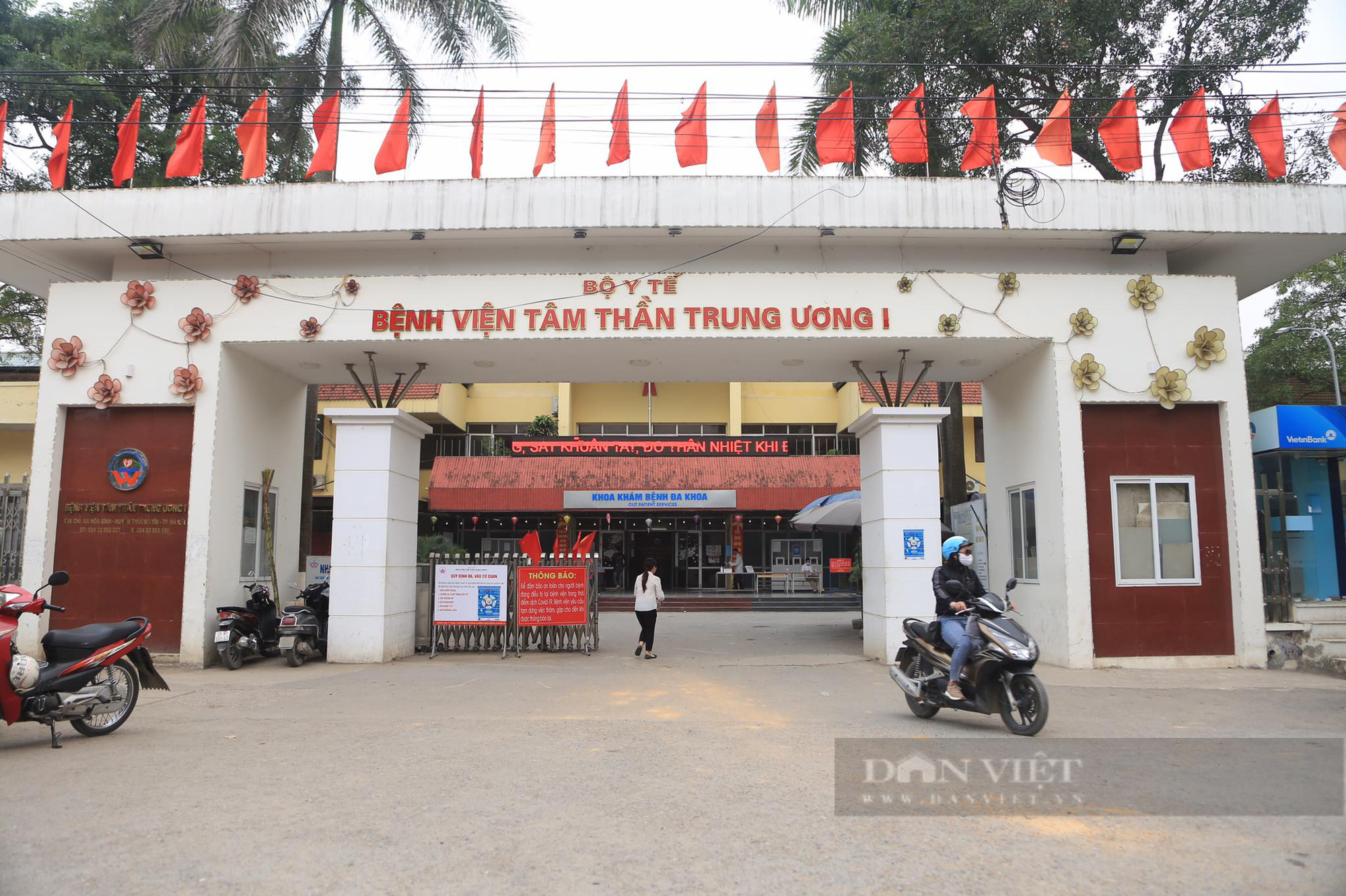 Khởi tố thêm 2 người ở BV Tâm thần Trung ương 1 vụ bệnh nhân mở phòng &quot;bay lắc&quot; - Ảnh 1.
