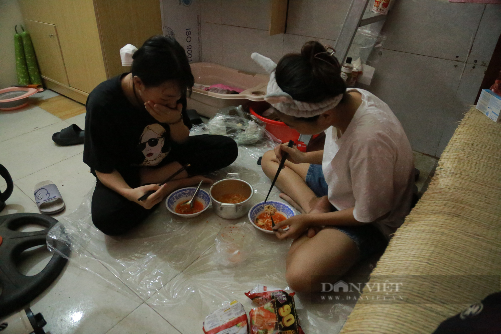 Cảm động tấm lòng bà chủ trọ cho nhiều người ở miễn phí mùa dịch - Ảnh 6.