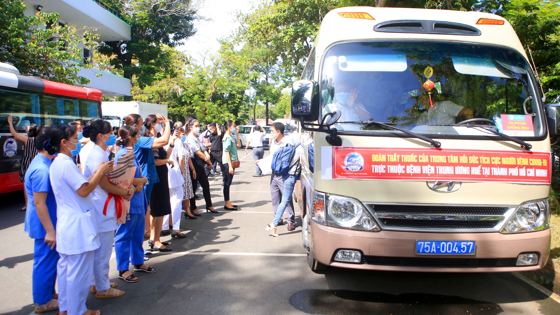 TT-Huế: Tổ chức xuất quân 191 y bác sĩ “tinh nhuệ” vào TP.HCM cứu bệnh nhân Covid-19 nguy kịch  - Ảnh 3.