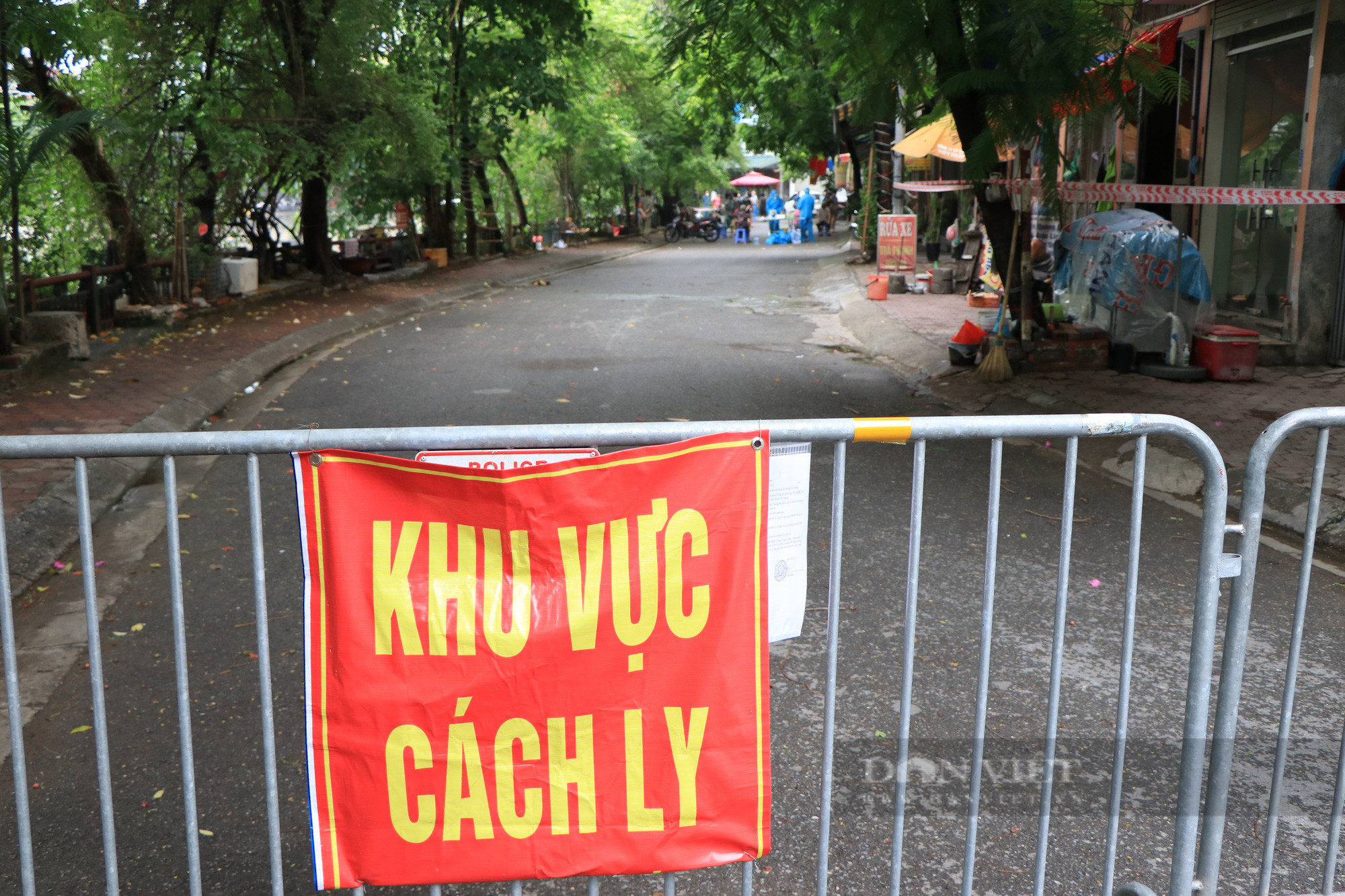 Hà Nội: Cách ly y tế hơn 7.500 nhân khẩu tại 5 phường có dịch ở quận Đống Đa - Ảnh 1.