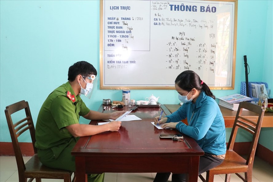 Ninh Bình: Phát hiện một trường hợp sửa giấy xét nghiệm để qua chốt - Ảnh 1. Ninh Bình: Phát hiện một trường hợp sửa giấy xét nghiệm để qua chốt - Ảnh 1.