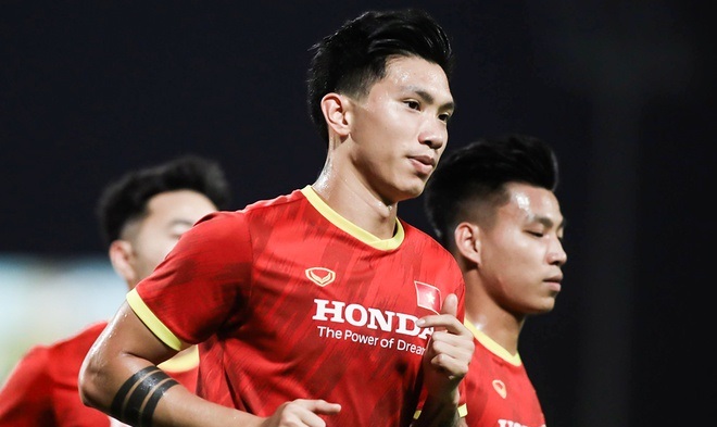 Tin tối (17/8): HLV Park cắn răng gạch tên Đoàn Văn Hậu - Ảnh 1.
