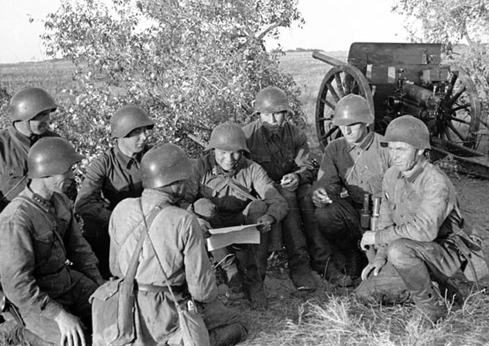 Người hùng Liên Xô nào khiến Hitler &quot;nổi điên&quot; muốn xử tử? - Ảnh 5.