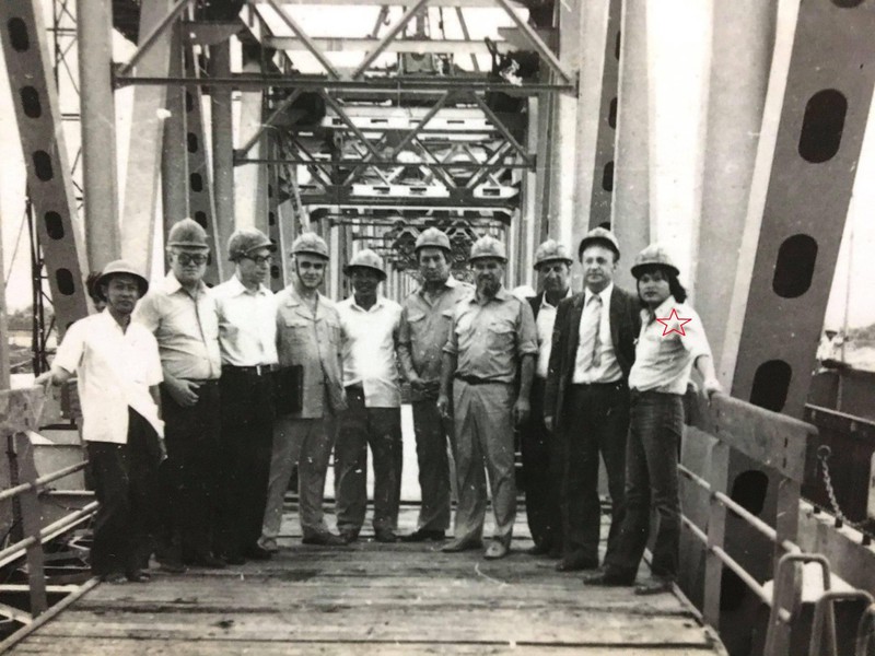 Ký ức cầu Thăng Long (Kỳ 3): Làm lính bờ Nam còn hơn làm quan bờ Bắc! - Ảnh 2.