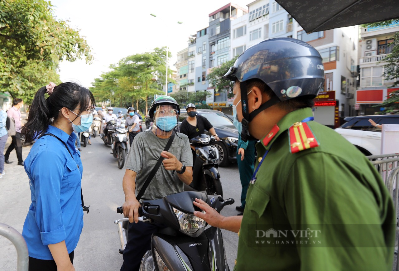 Sinh viên tại Hà Nội vật lộn sống qua dịch Covid-19 - Ảnh 1.