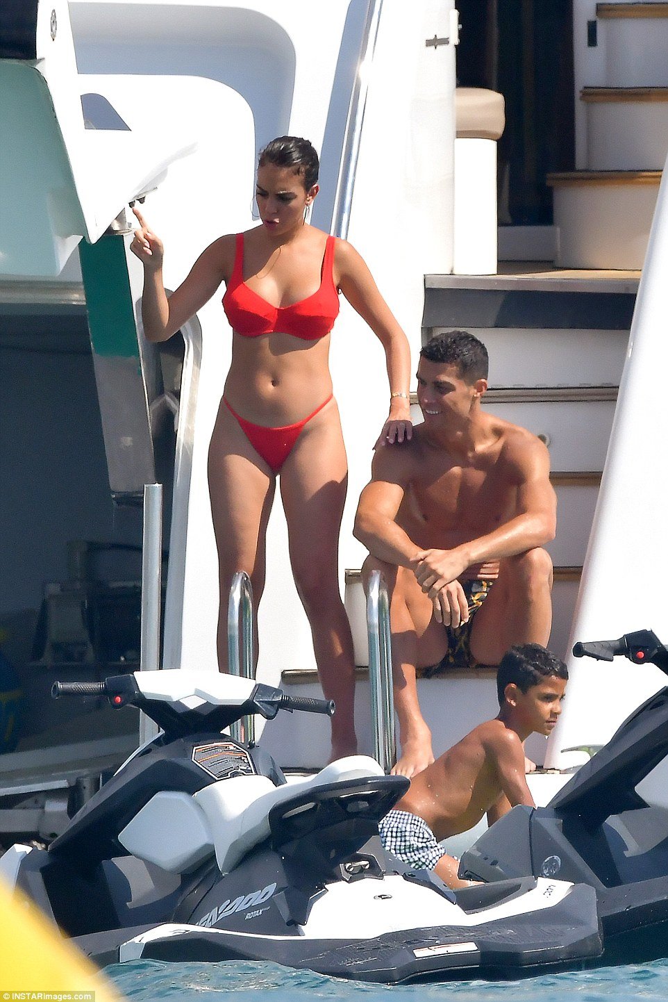 Ronaldo tái hợp M.U, Georgina phản ứng ra sao? - Ảnh 6.