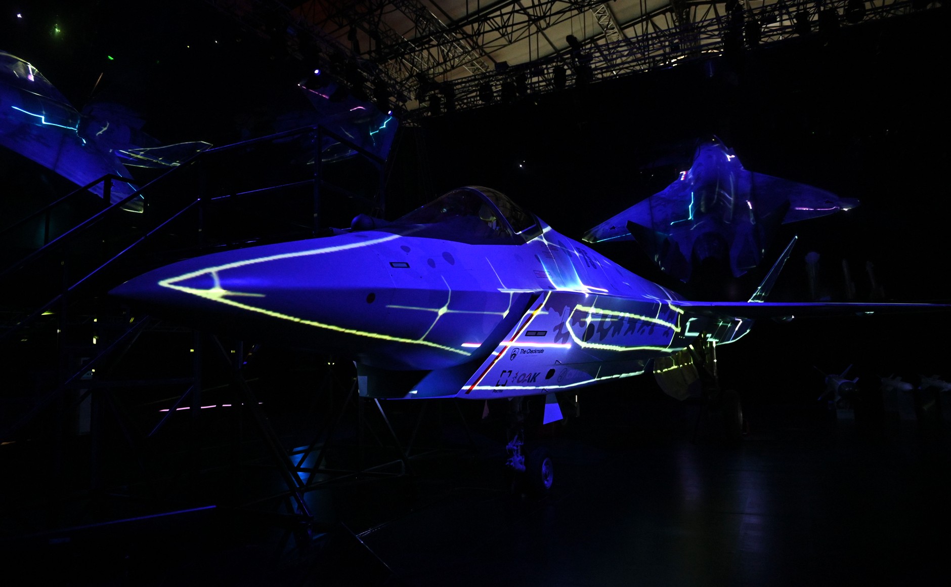 Tiêm kích Su-75 liệu có thành đối thủ truyền kiếp của F-22, F-35 - Ảnh 18.