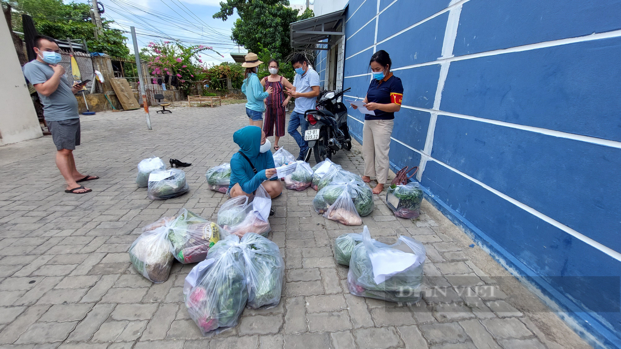 Đà Nẵng: Không để người dân &quot;chờ&quot; lương thực - Ảnh 2.