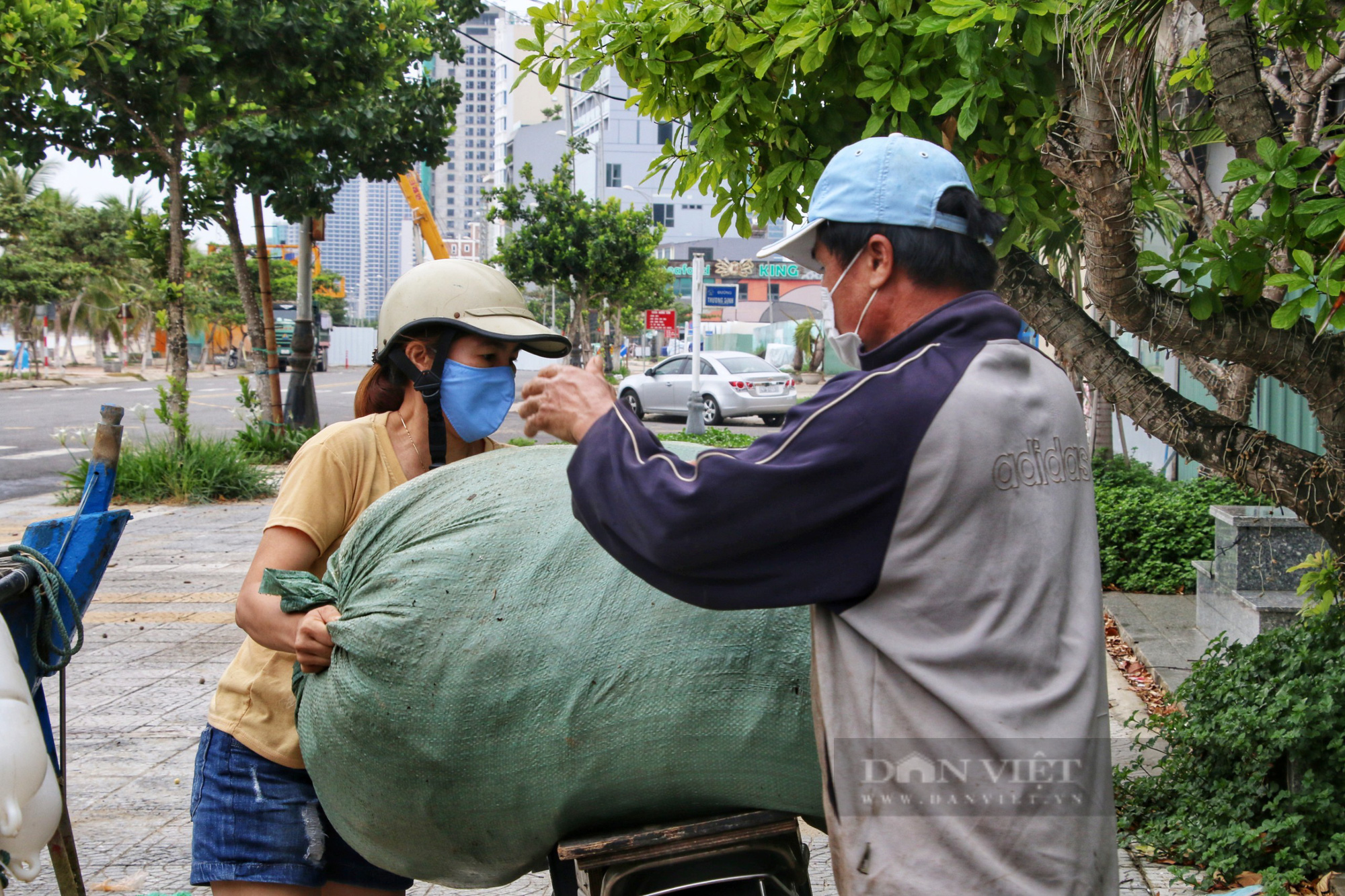 Ảnh: Ngư dân Đà Nẵng lo lắng chạy bão - Ảnh 6.