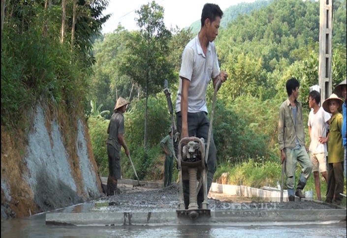 Yên Bái: Vì sao nông dân nơi đây lại bỏ tiền túi đóng góp làm đường giao thông nông thôn - Ảnh 3.
