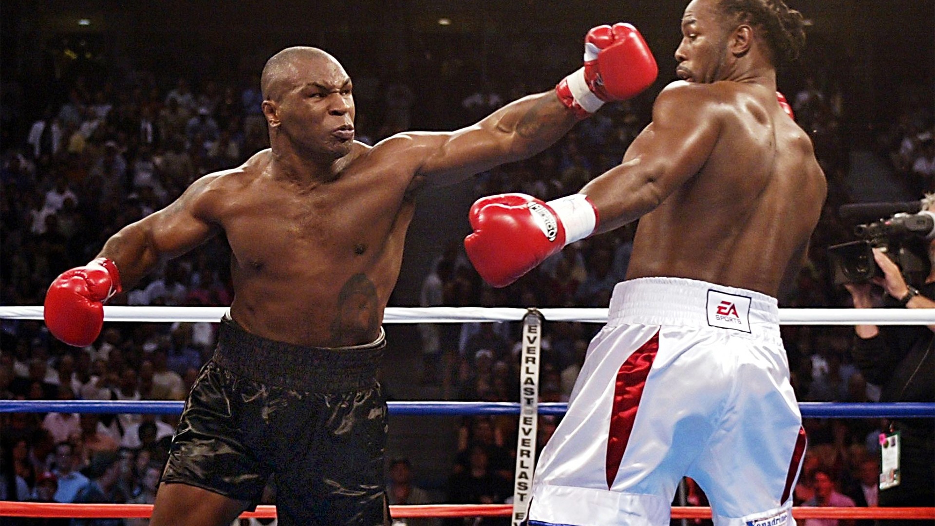 Mike Tyson đòi “xử cả nhà” đối thủ và cái kết đắng - Ảnh 1.