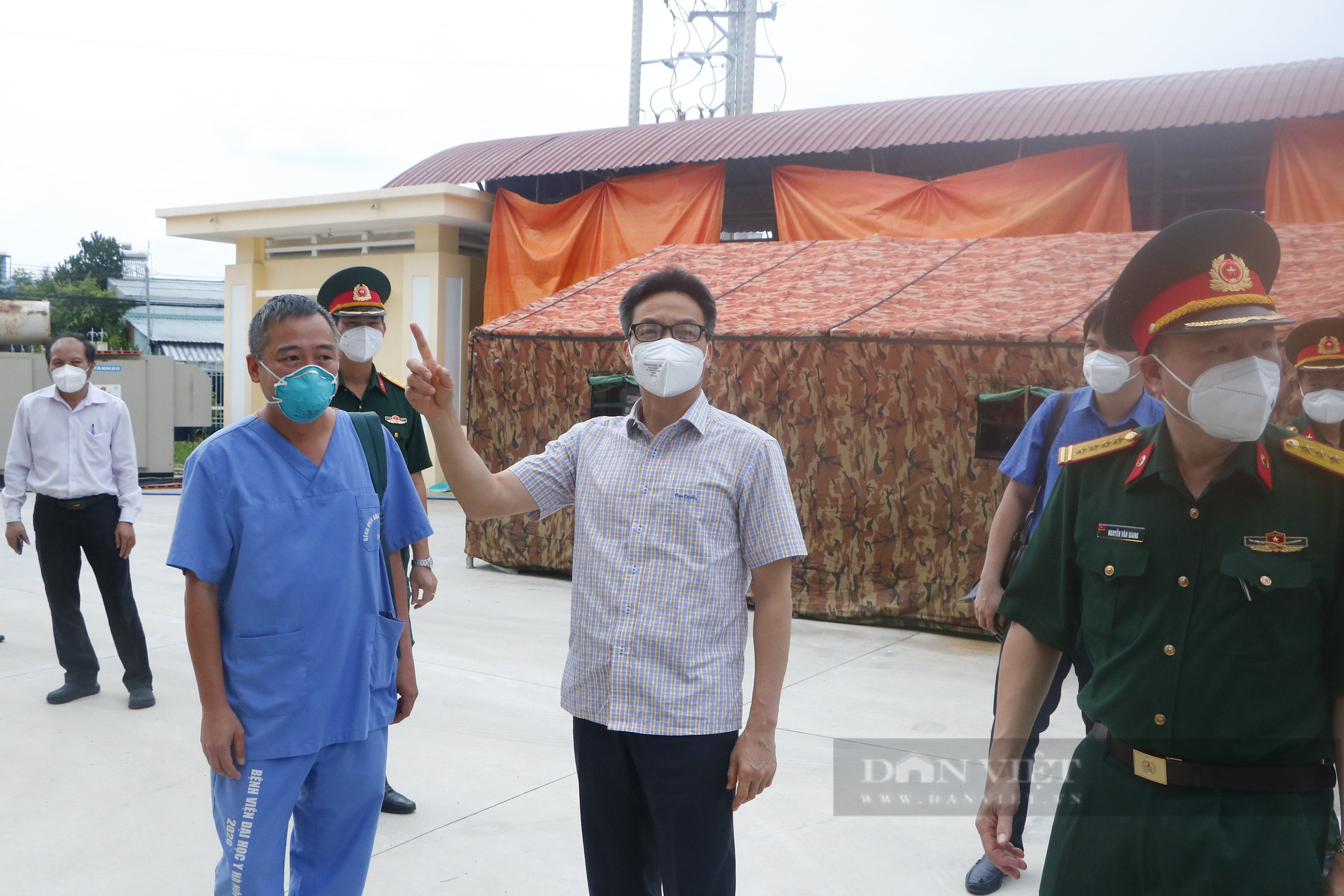 Phó Thủ tướng Vũ Đức Đam đề nghị Bình Dương cho mở các loại hình sản xuất tại các nơi đã an toàn - Ảnh 1.