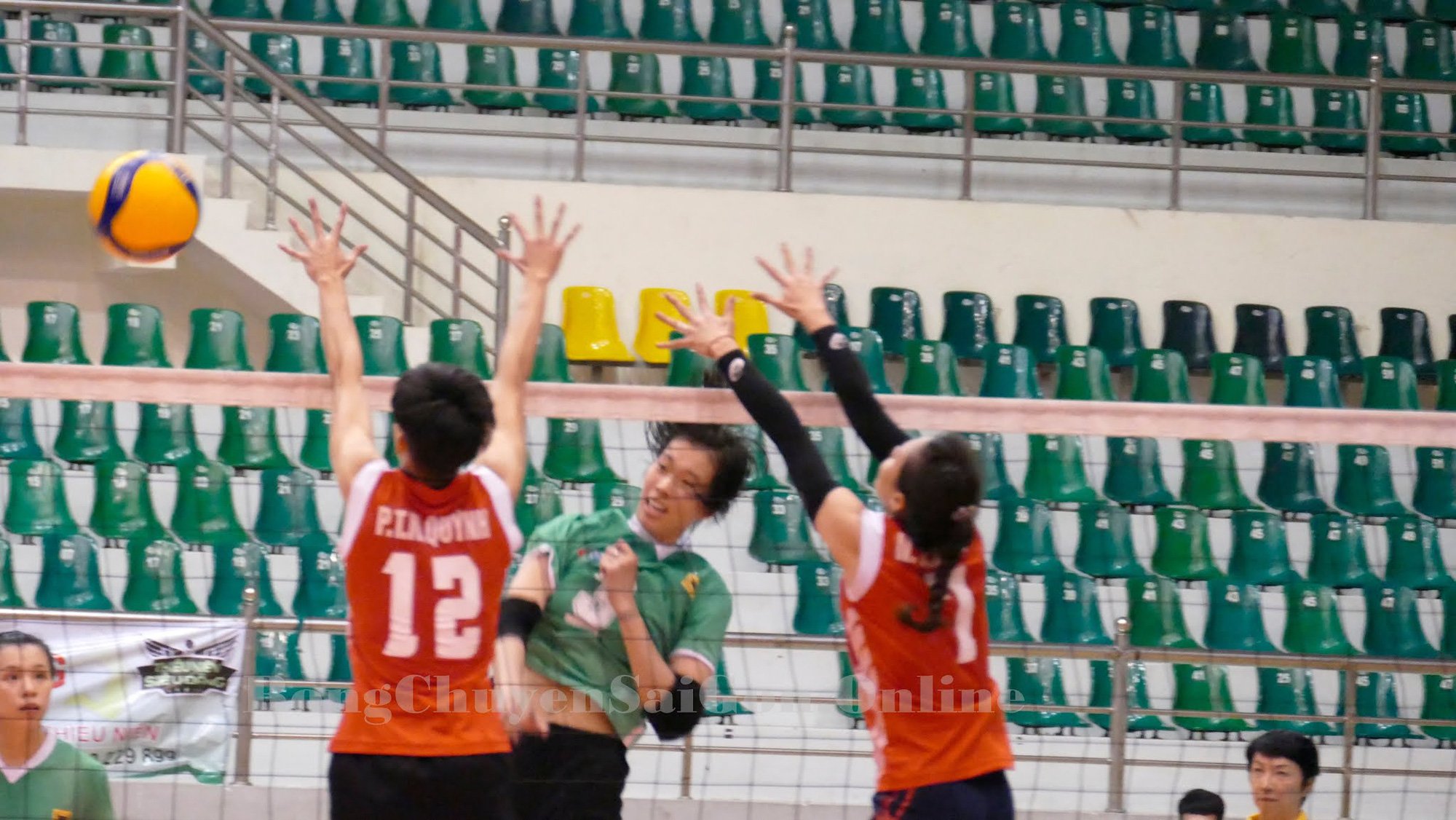 Chốt ngày Thanh Thúy 1m93 sang Nhật Bản nhận lương &quot;cực khủng&quot; - Ảnh 2.