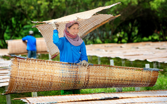 Trong tâm dịch Covid-19, các huyện nông thôn mới TP.HCM vẫn tăng trưởng ấn tượng - Ảnh 3.