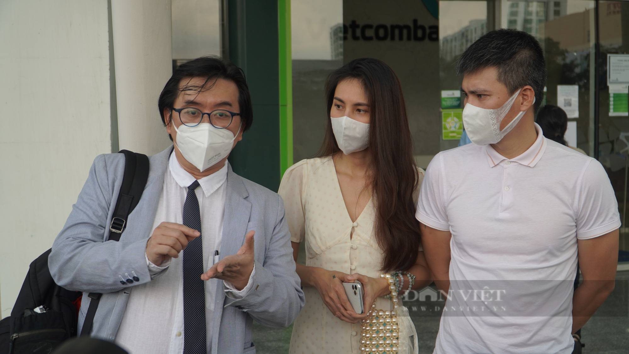 Vợ chồng Thủy Tiên - Công Vinh tuyên bố kiện người vu khống khi nhận đủ 18.000 trang sao kê - Ảnh 1.