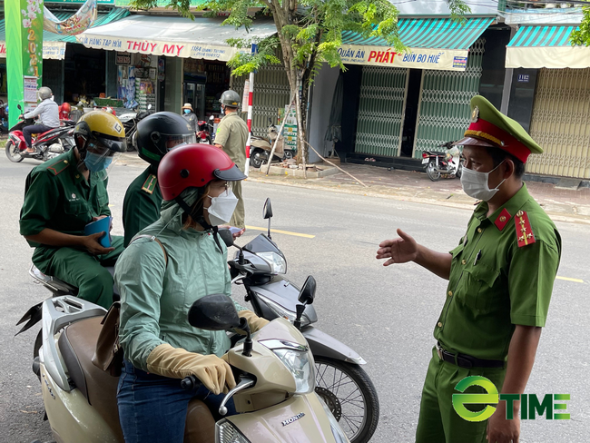 Quảng Ngãi: Dừng hoạt động cơ sở sản xuất không thiết yếu, hạn chế ra vào nội thành  - Ảnh 1.