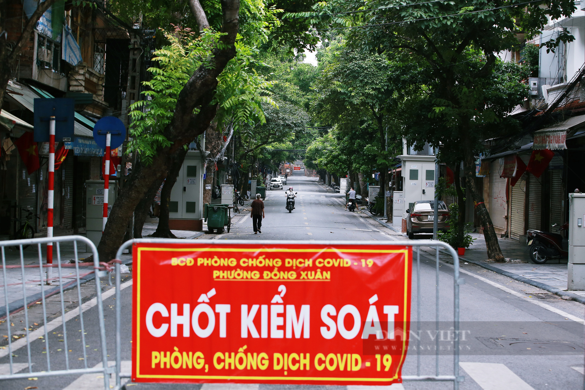 Nhịp sống người Hà Nội ngày Lễ Quốc khánh 2-9 đặc biệt giữa đợt giãn cách xã hội  - Ảnh 5.