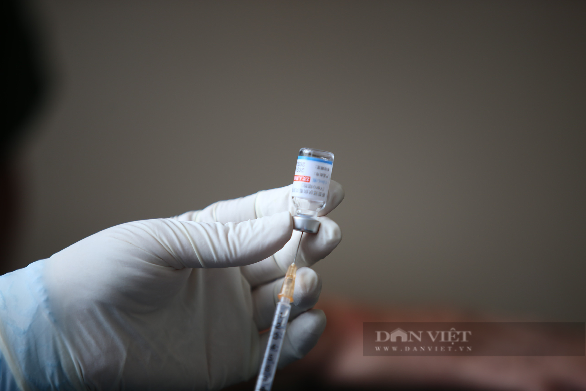 Bình Dương bắt đầu tiêm 1 triệu liều vaccine Sinopharm cho người dân - Ảnh 13.
