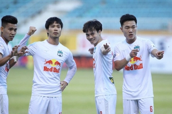 HAGL chiêu mộ 1 trung vệ Hàn Quốc và 1 ngoại binh &quot;khủng&quot; - Ảnh 1.