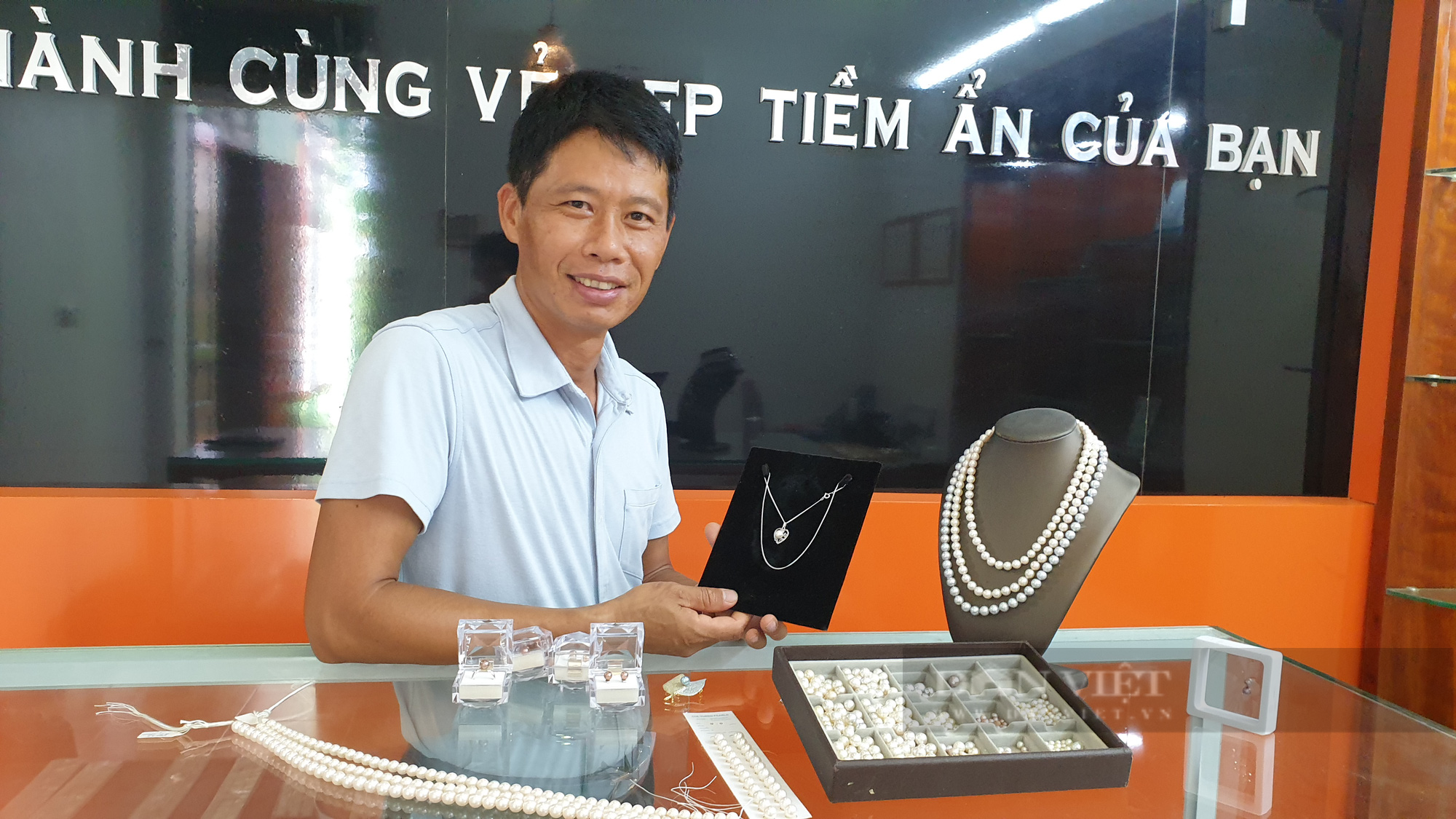 Ninh Bình:  Ngọc quý nằm đầy dưới đáy ao, mò lên bán mỗi viên nửa triệu, 7x kiếm tiền tỷ mỗi năm - Ảnh 5.