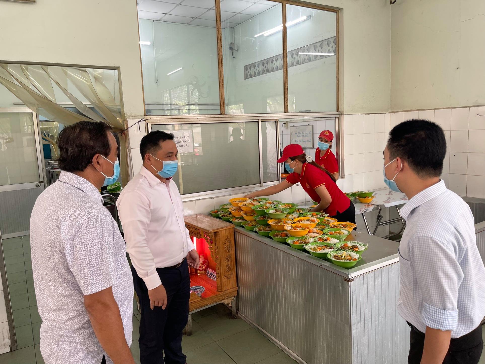 Gỡ khó kinh doanh hậu Covid-19: Nhiều điểm nghẽn khiến doanh nghiệp khó vào “guồng” - Ảnh 3.