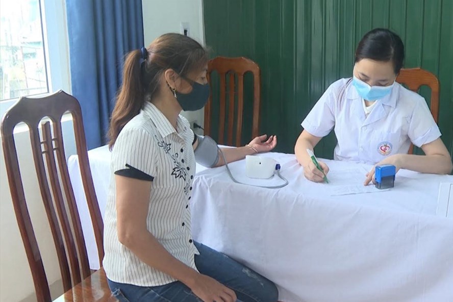 Ninh Bình: Gần 3.000 lái đò được tiêm 2 mũi vaccine phòng Covid-19 - Ảnh 1.