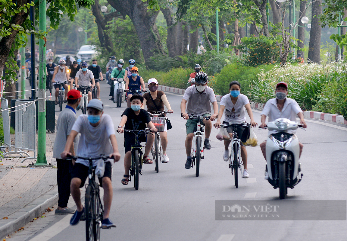 Từ 28/9, Hà Nội cho phép thể dục, thể thao ngoài trời, trung tâm thương mại mở cửa - Ảnh 1.