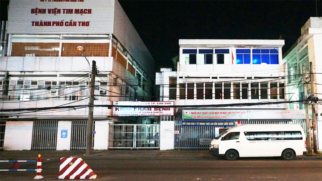 Cách ly Bệnh viện Tim mạch Cần Thơ để phòng dịch Covid-19 - Ảnh 1.