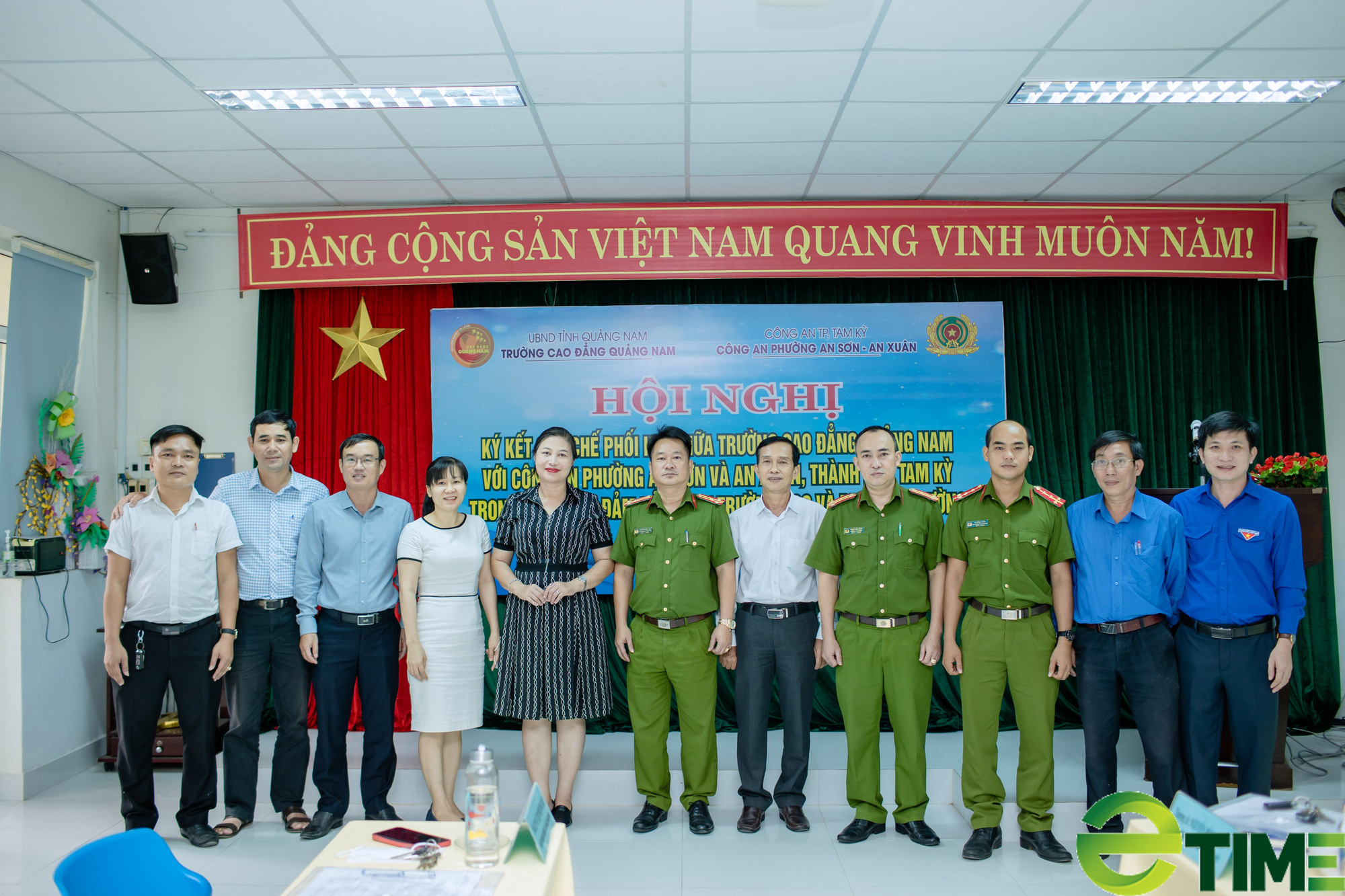 Trường Cao đẳng Quảng Nam phối hợp với lực lượng công an giữ bình yên trong trường học - Ảnh 2. Trường Cao đẳng Quảng Nam phối hợp với lực lượng công an giữ bình yên trong trường học - Ảnh 2.