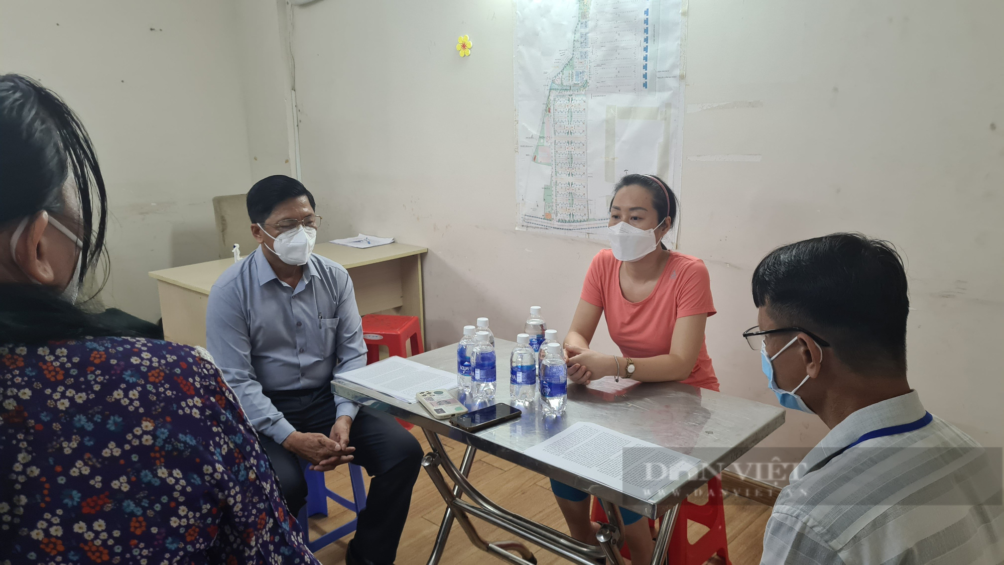 Người phụ nữ ở Bình Dương bị cưỡng chế đi xét nghiệm Covid-19 không chấp nhận lời xin lỗi của Bí thư phường  - Ảnh 1.