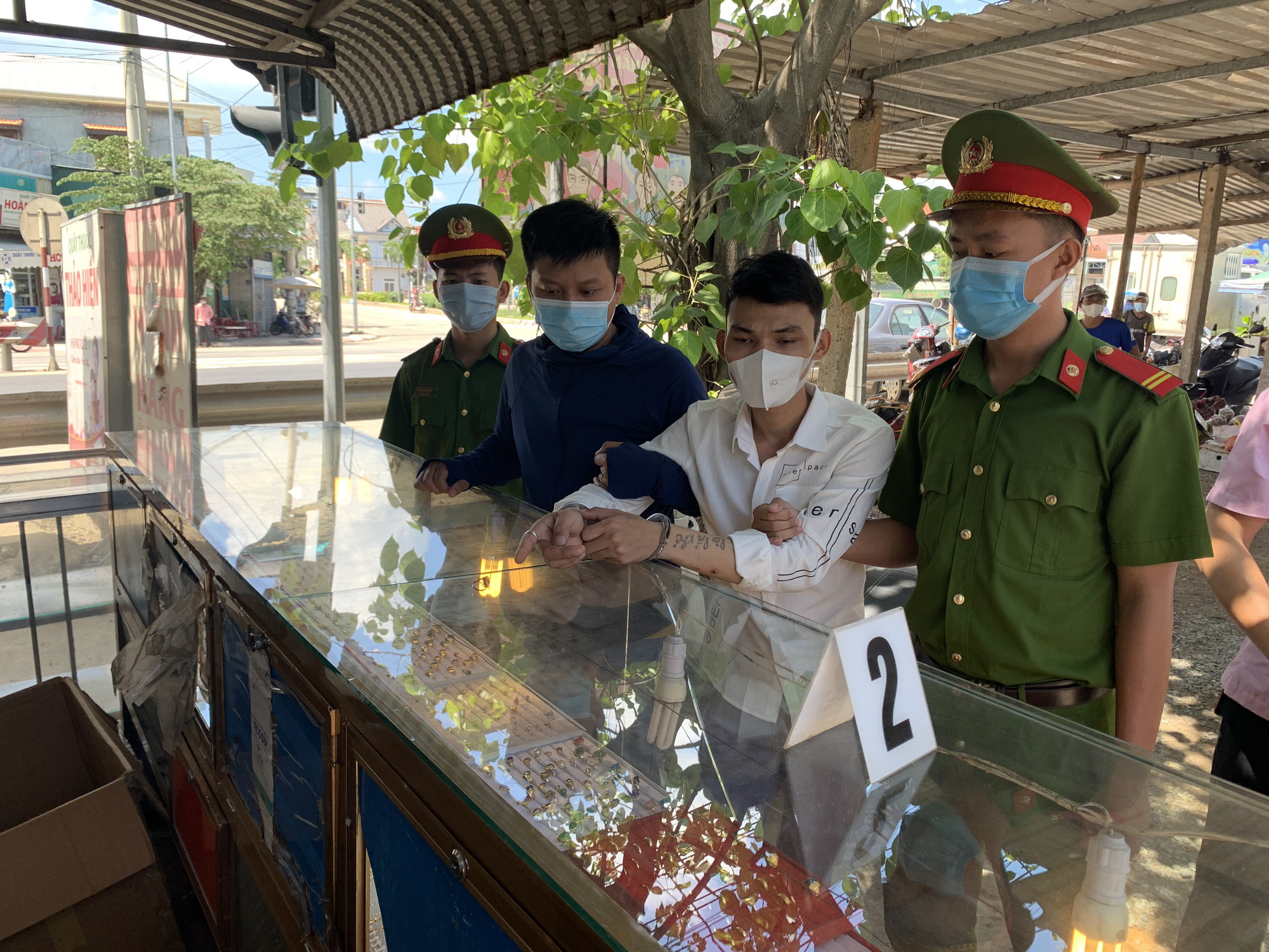 TT-Huế: Cháu đột nhập nhà dì ruột lấy trộm nhiều vàng, tiền để ăn chơi  - Ảnh 1.