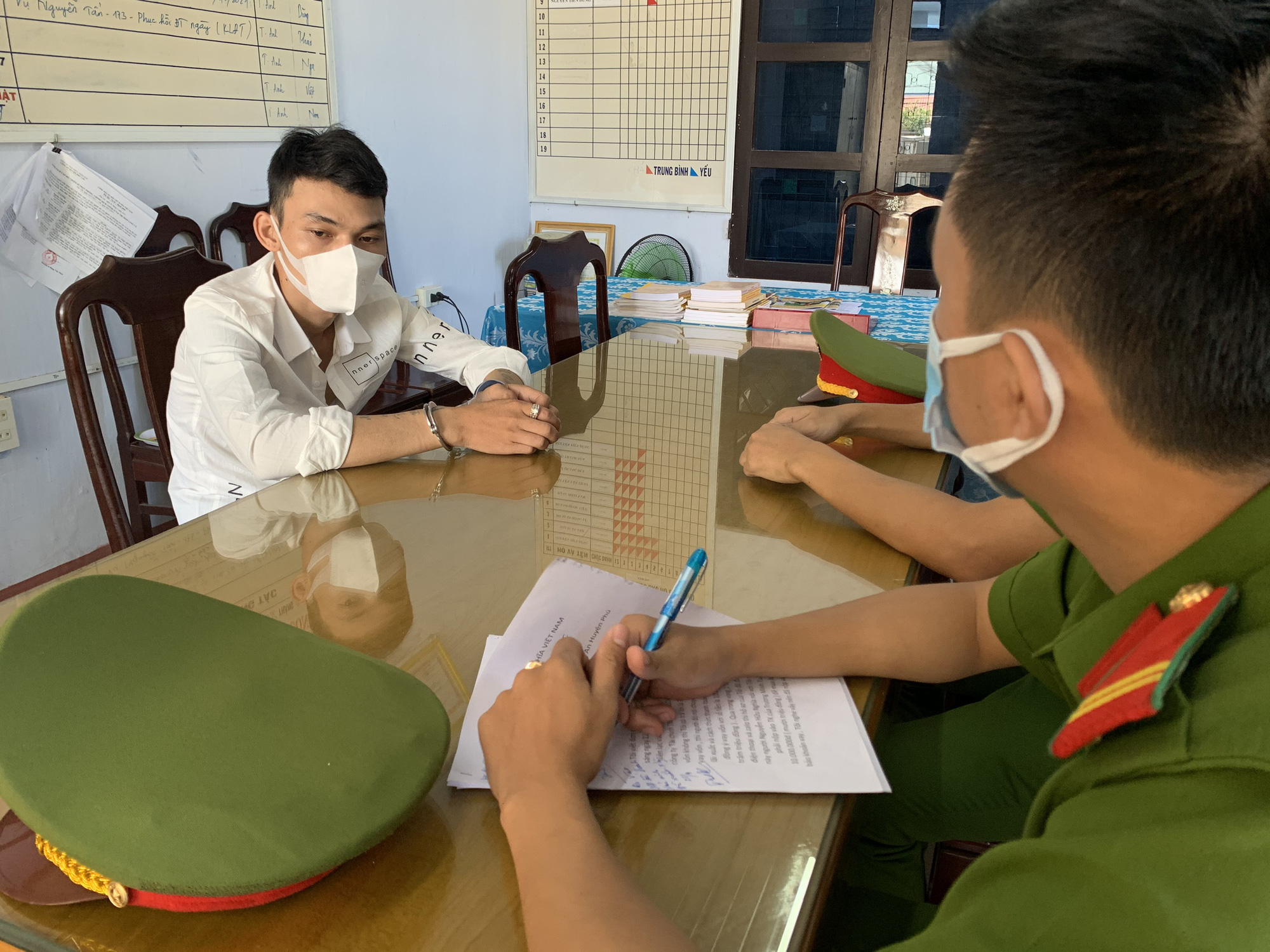 TT-Huế: Cháu đột nhập nhà dì ruột lấy trộm nhiều vàng, tiền để ăn chơi  - Ảnh 2.