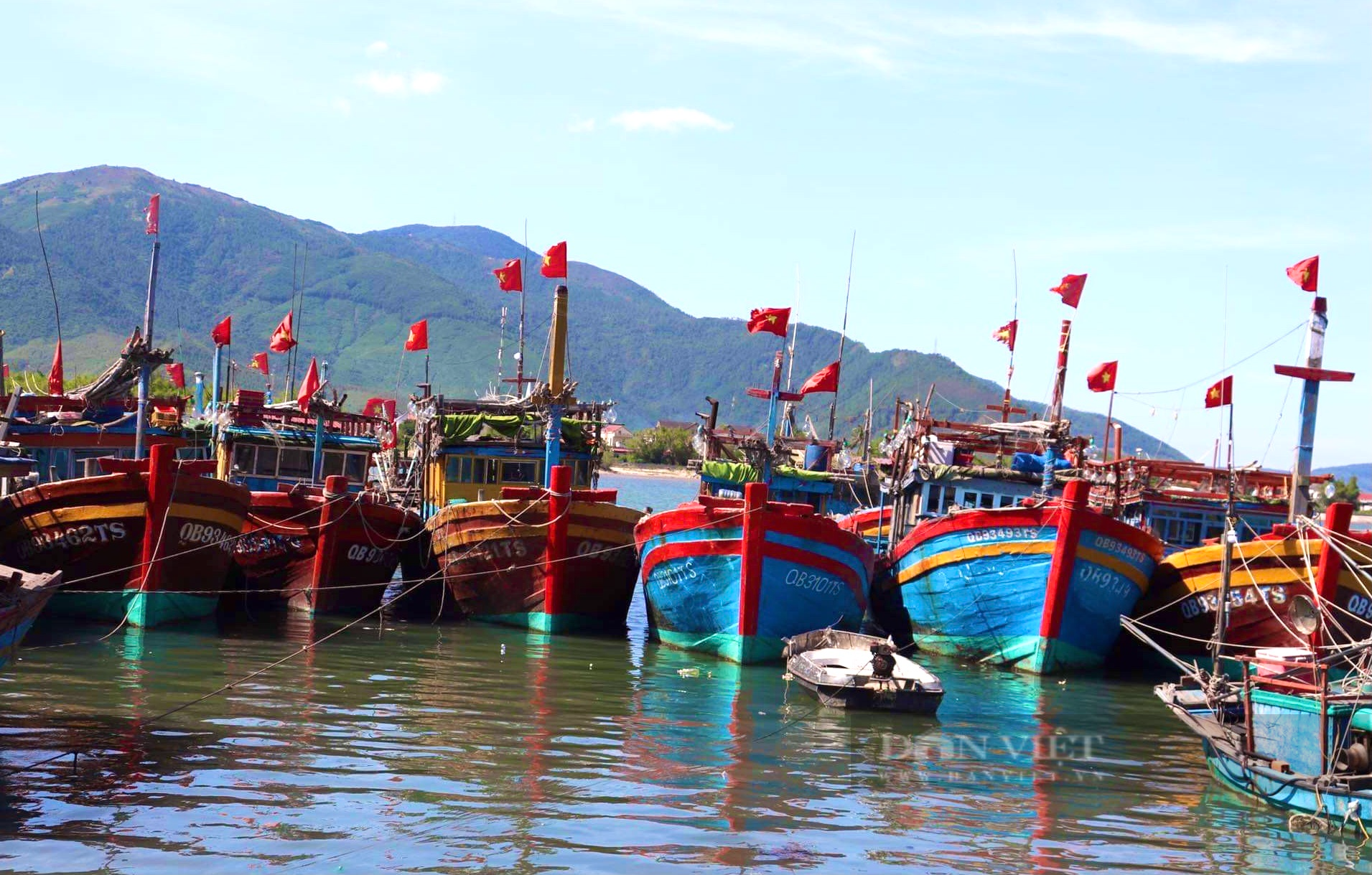 Ứng phó bão Conson: Quảng Bình không còn tàu thuyền nằm trong khu vực nguy hiểm - Ảnh 3.
