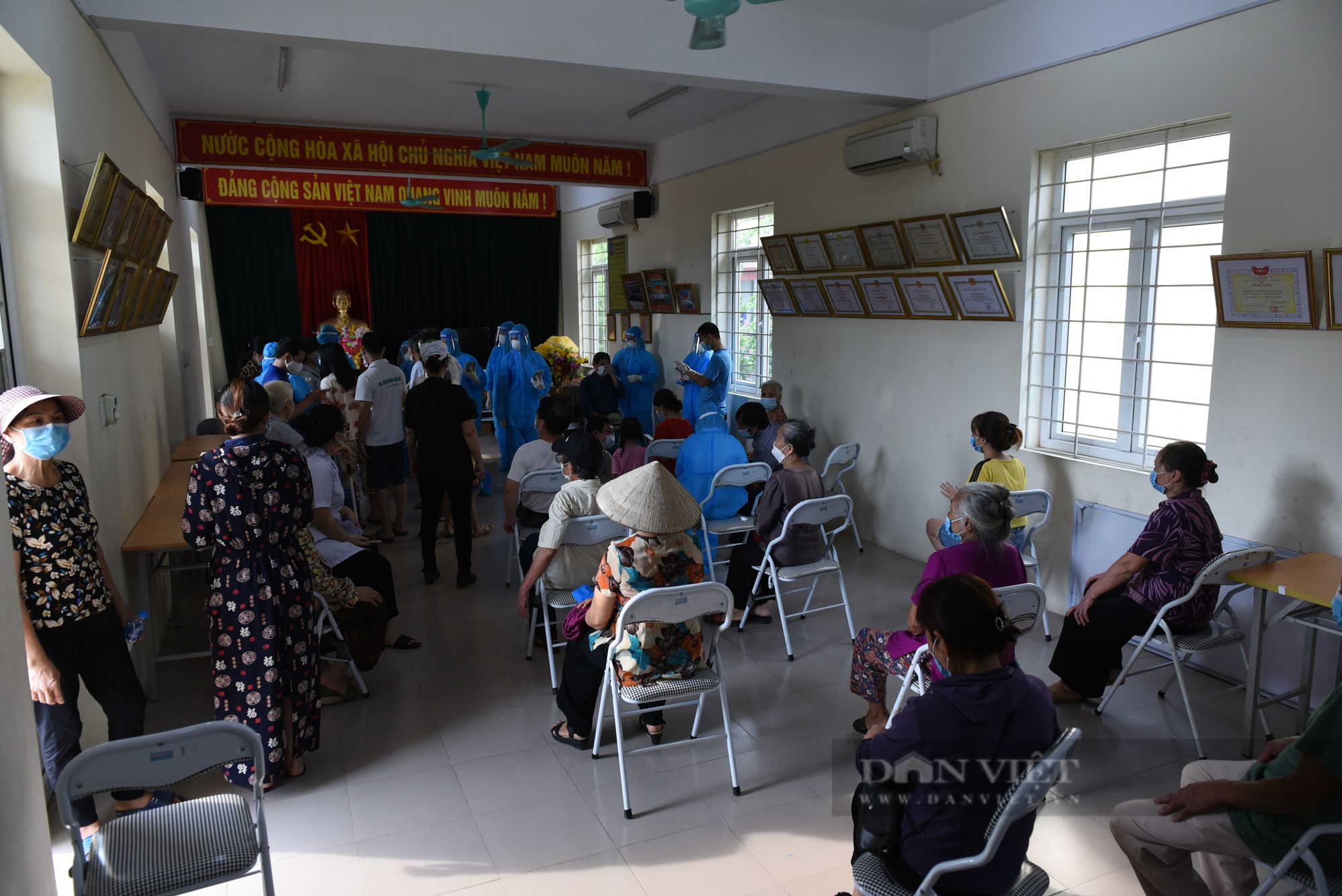 Hà Nội: Cần tránh tập trung đông người khi xét nghiệm Covid-19 ở cộng đồng - Ảnh 1.