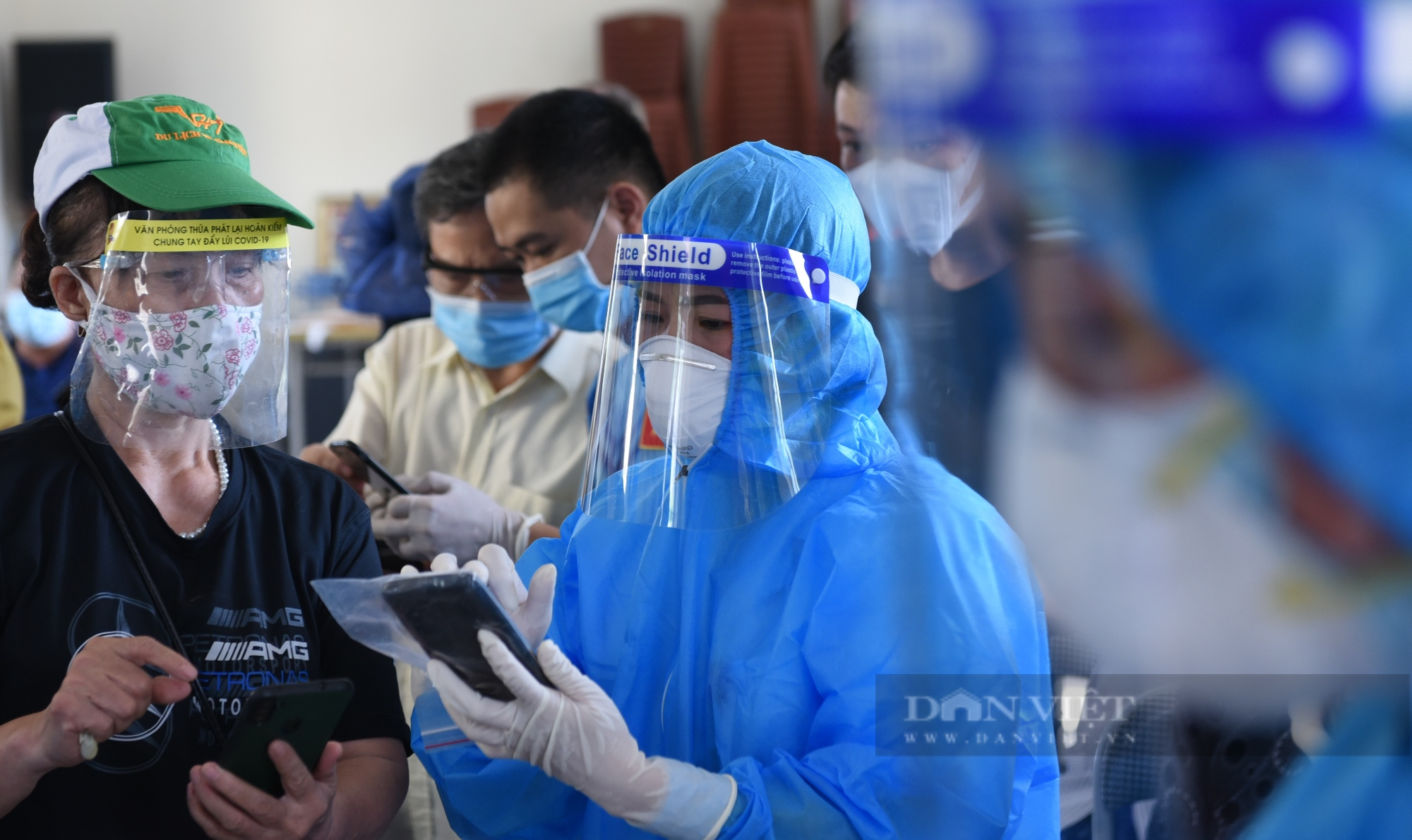 Hà Nội: Cần tránh tập trung đông người khi xét nghiệm Covid-19 ở cộng đồng - Ảnh 5.
