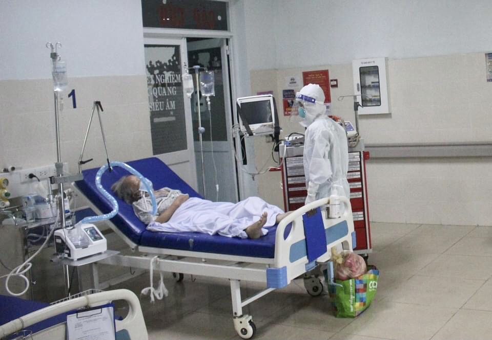 Thứ trưởng Bộ Y tế: Có người dũng cảm, có người quay đầu, chỉ mong đội ngũ y tế cùng chung sức chống dịch - Ảnh 3.