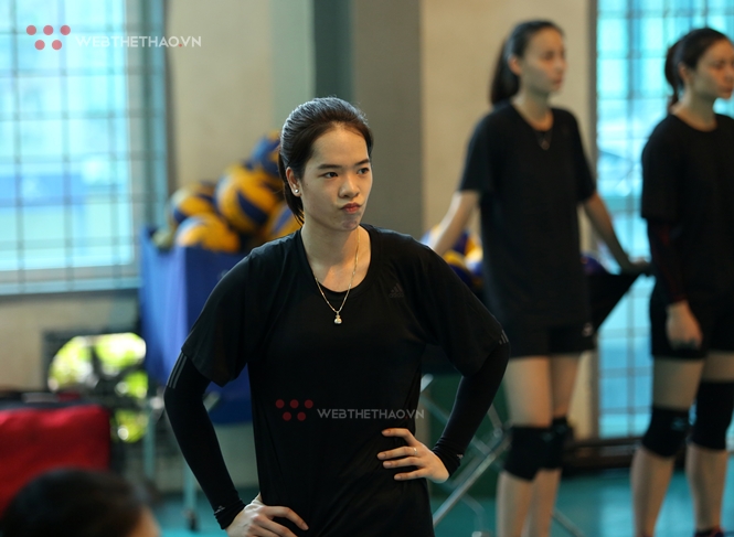 Chân dài bóng chuyền Lê Thanh Thúy 1m80 “troll” đồng đội là… “lợn cắp nách” - Ảnh 3.