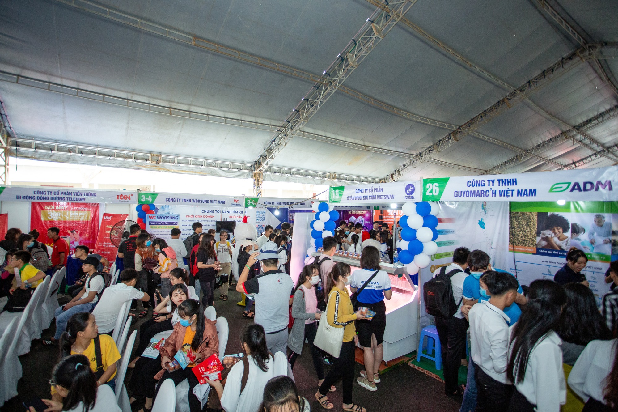 Tìm việc làm hấp dẫn sau dịch Covid-19 tại Ngày hội việc làm Đại học Nông lâm TP.HCM năm 2022 - Ảnh 2.