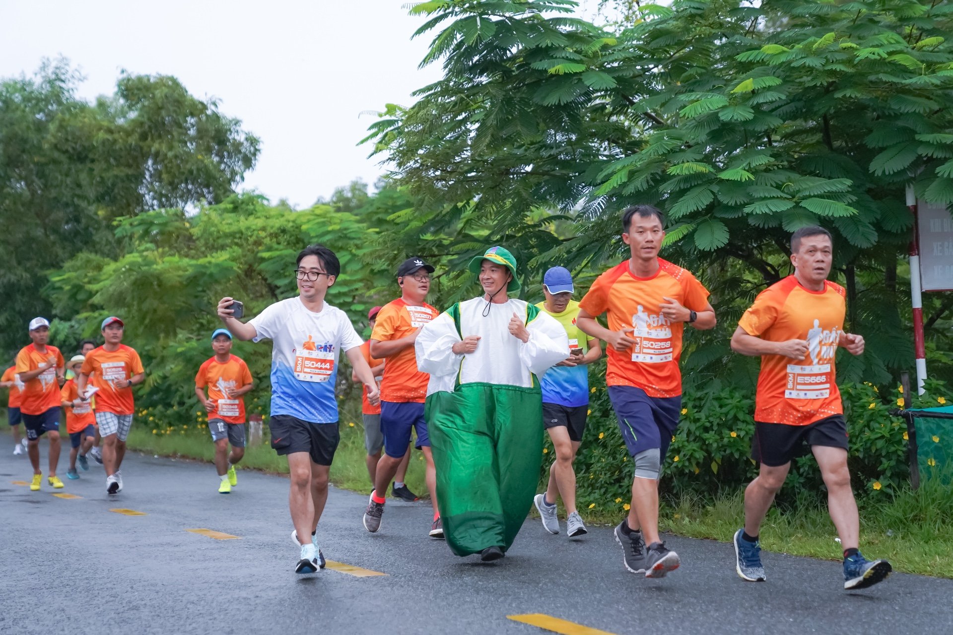 Người PVCFC vượt qua giới hạn cùng Giải Đất Mũi Marathon Cà Mau 2022 - Ảnh 3.