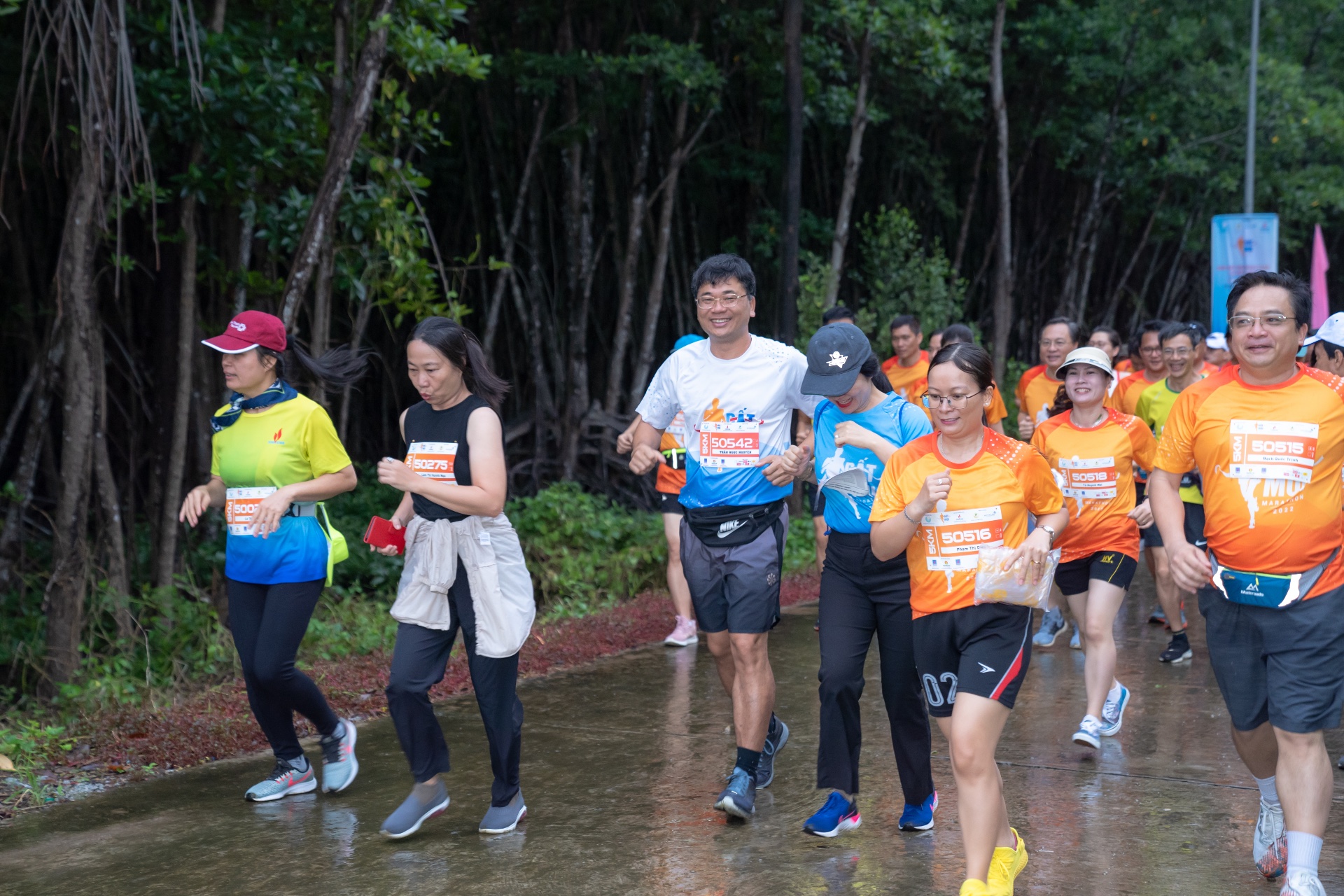 Người PVCFC vượt qua giới hạn cùng Giải Đất Mũi Marathon Cà Mau 2022 - Ảnh 5.