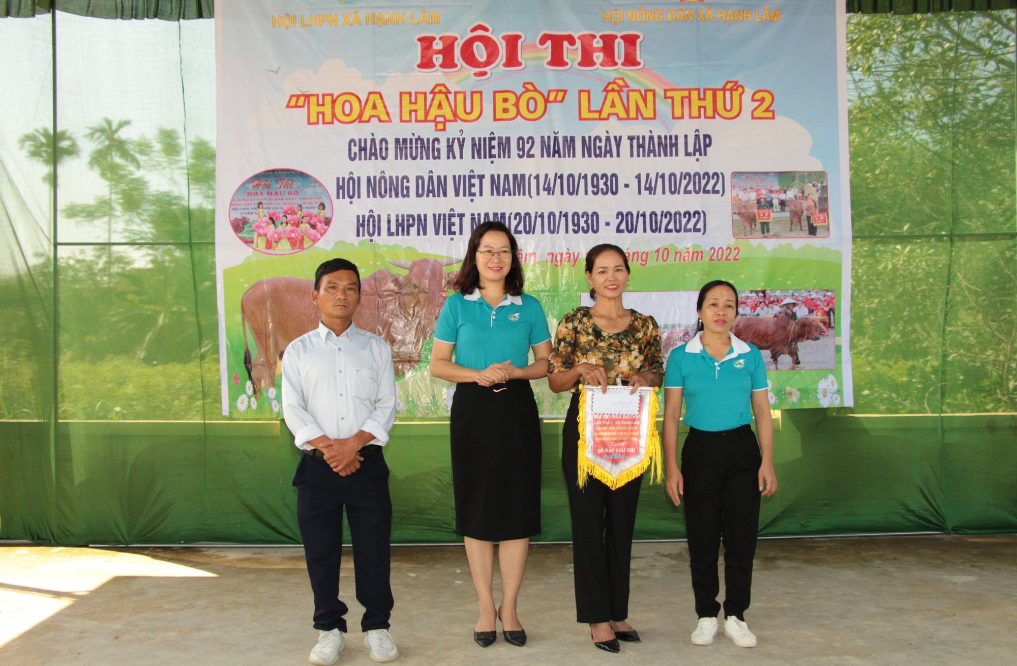 Độc đáo hội thi hoa hậu bò ở Nghệ An - Ảnh 8.