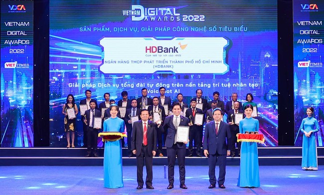 Đẩy mạnh chuyển đổi số, HDBank đạt giải thưởng Chuyển đổi số Việt Nam 2022   - Ảnh 1.