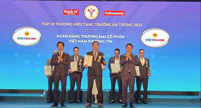 Vietbank vào top 10 thương hiệu tăng trưởng ấn tượng 2022 - Ảnh 1.