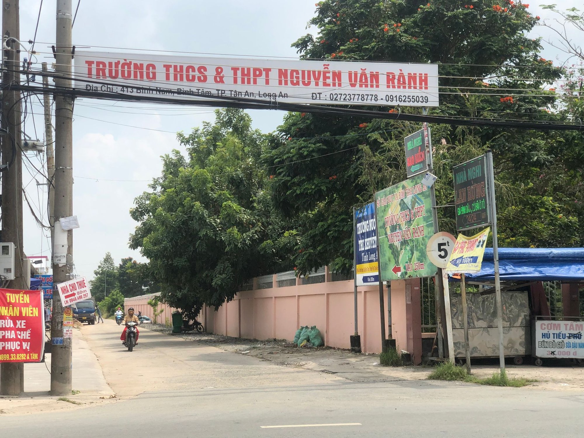 Long An: Một học sinh lớp 11 bị đánh, tính mạng đang nguy kịch  - Ảnh 1.