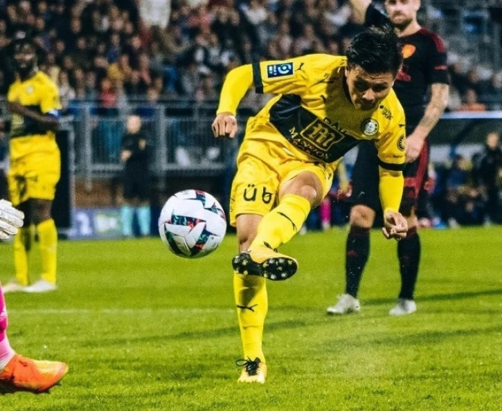 Bất ngờ trước hạn chế lớn nhất của Quang Hải tại Pau FC - Ảnh 1.