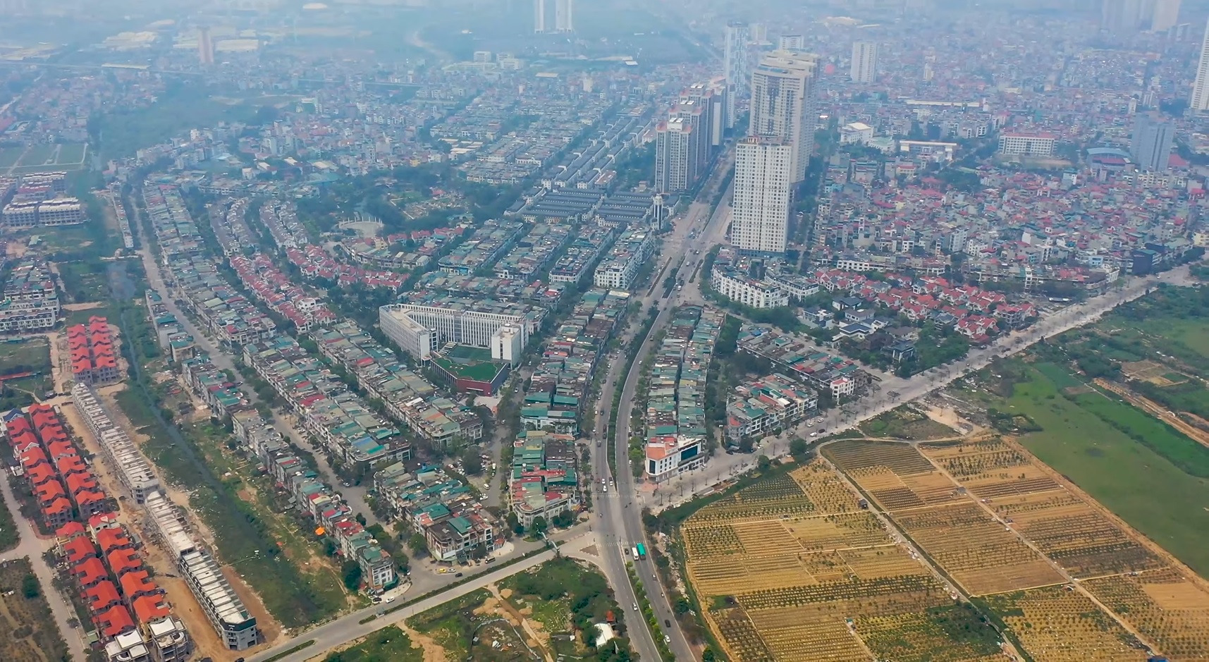 Mức lương Chủ tịch UBND TP Hà Nội năm 2023 là bao nhiêu? - Ảnh 2.